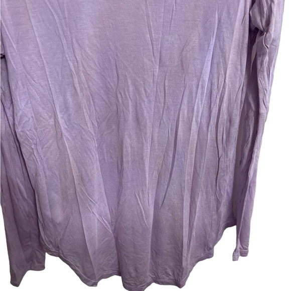 SALE!!! GUESS LAVENDER BOYFRIEND TEE 5/25!!! 🔥🔥 - Picture 5 of 5